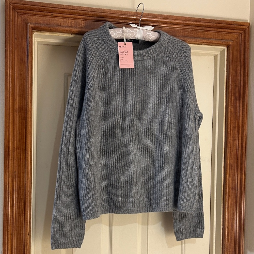 NWT 100 % Cashmere Quince Charcoal Women's Crew Neck Sweater